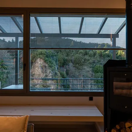 1050 Mountain Living *