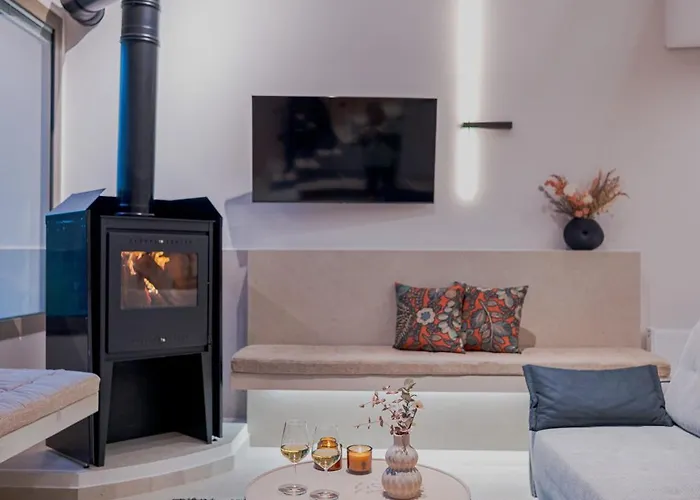 1050 Mountain Living * Pavliani