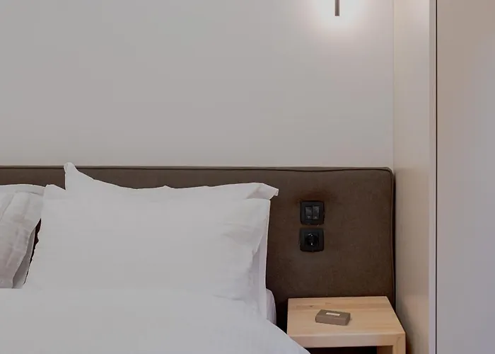 1050 Mountain Living